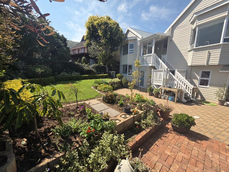 5 Bedroom Property for Sale in Outeniqua Strand Western Cape